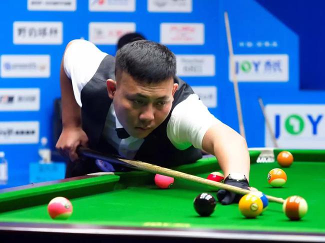 阵雄鹿的比 阵雄鹿的比